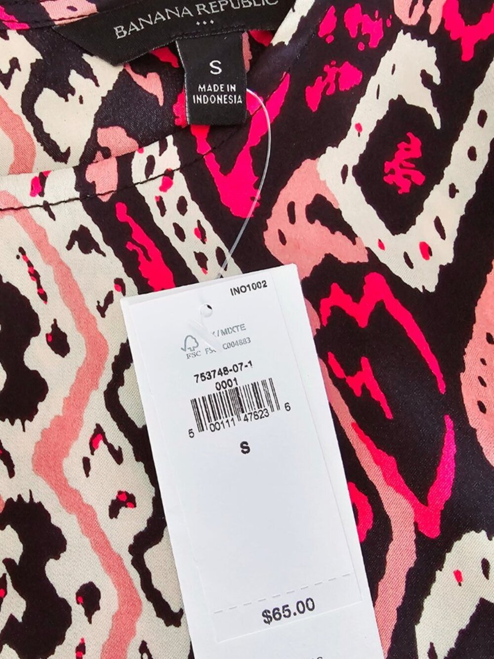 π New With Tags π Banana Republic Essential T-Shirt, Multicolor, Size S - Picture 3 of 7
